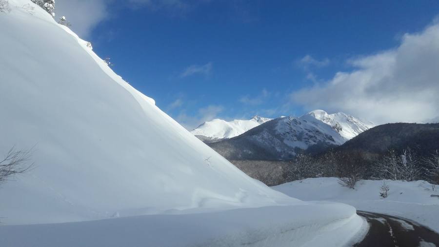 De Panderruedas a Valdeón bajo un manto de nieve