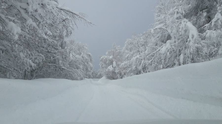 De Panderruedas a Valdeón bajo un manto de nieve