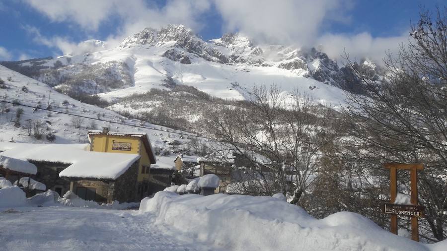 De Panderruedas a Valdeón bajo un manto de nieve