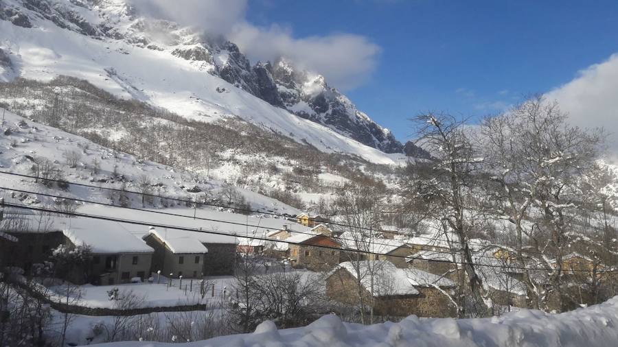 De Panderruedas a Valdeón bajo un manto de nieve