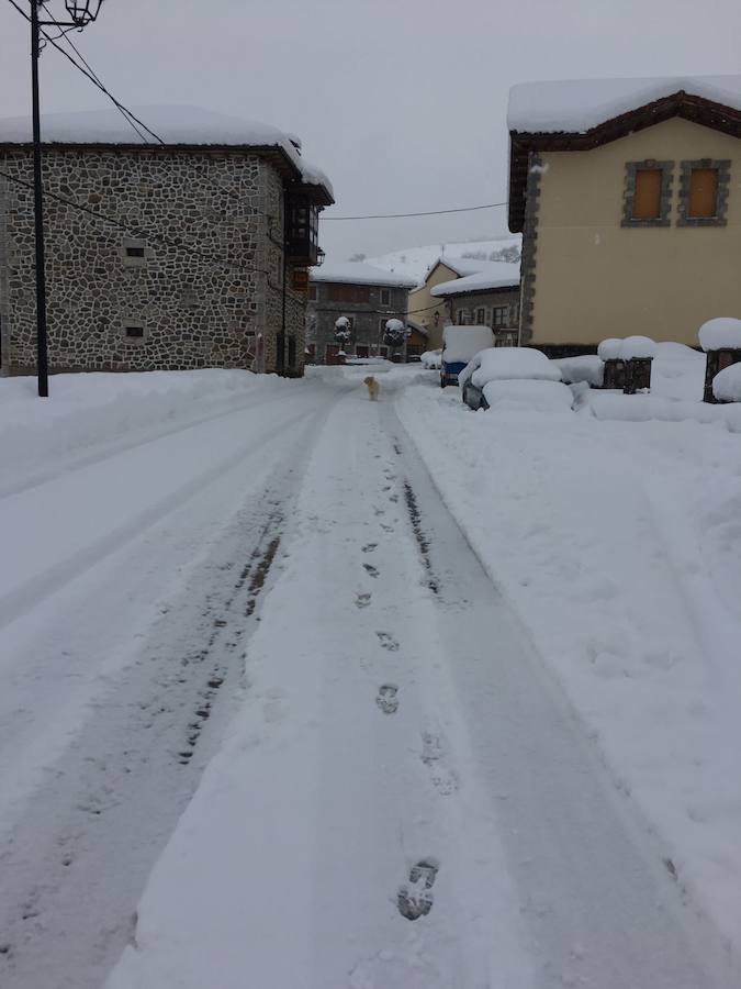 De Panderruedas a Valdeón bajo un manto de nieve