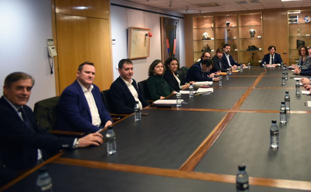 Representantes de la ABP y la ACB, con el secretario de Estado para el Deporte. 