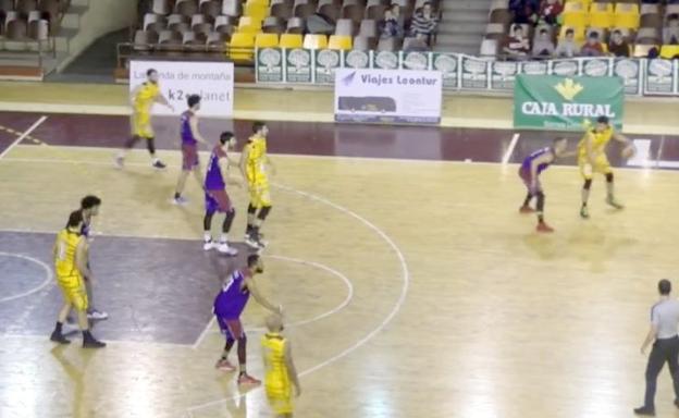 Momento del partido en el Palacio.