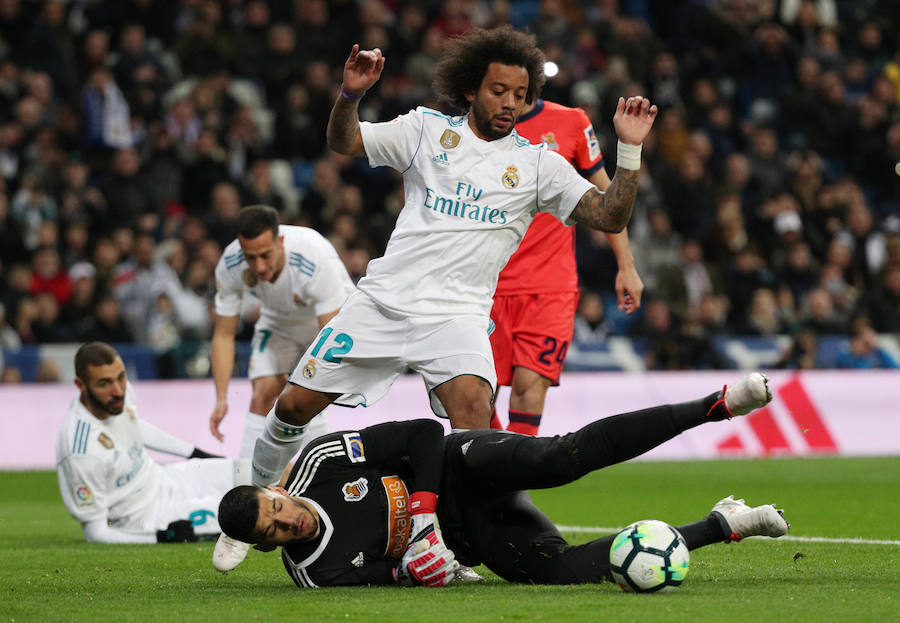 El equipo de Zidane encontró en una lánguida Real Sociedad al rival perfecto para ganar moral, pero aún así encajó dos goles (5-2) en el Santiago Bernabéu.