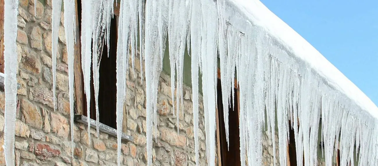 La amenaza de la nieve se mantiene en la provincia, con una cota mínima que se sitúa en los 600 metros | El descenso de las temperaturas alcanza mínimas de -6 grados ampliamente superadas en las cotas más altas