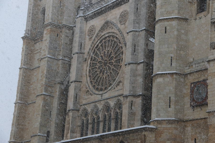 La nieve aterriza en León