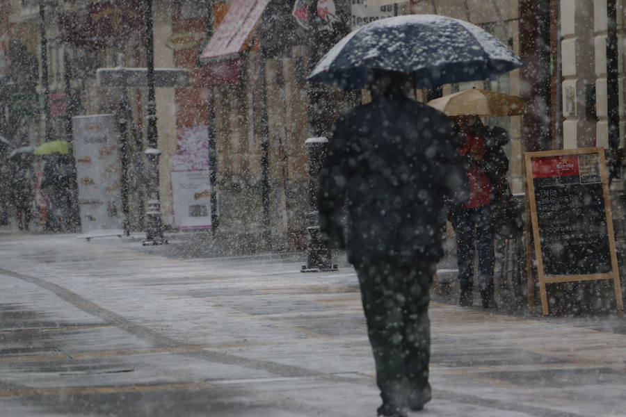 La nieve aterriza en León