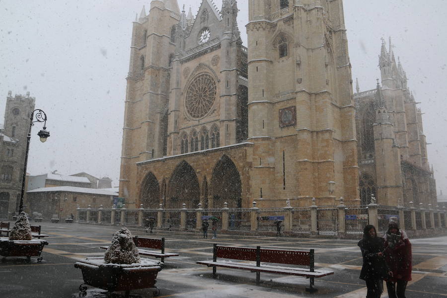 La nieve aterriza en León