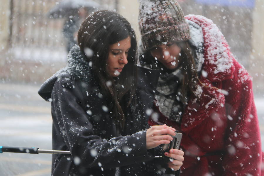 La nieve aterriza en León