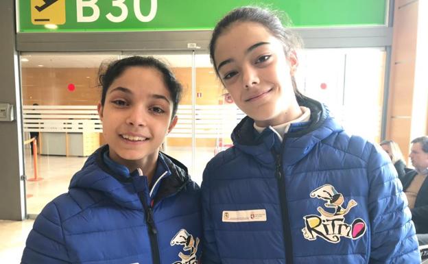 Paula Serrano y Olatz Rodríguez, antes de partir hacia Moscú.