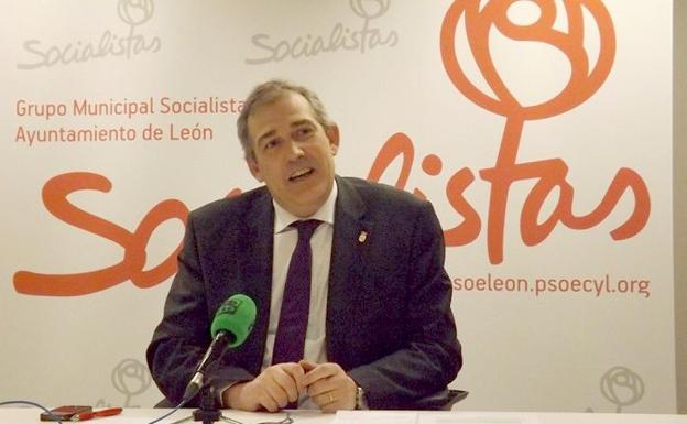 Vicente Canuria, durante una rueda de prensa.