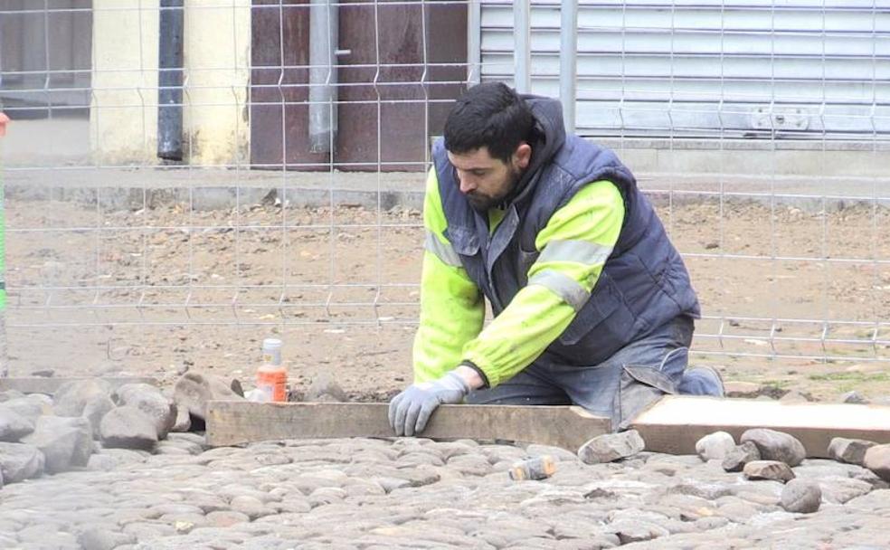 Estado actual de los trabajos en la Plaza del Grano. 