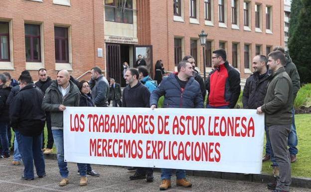 Protesta de los trabajadores de Asturleonesa.