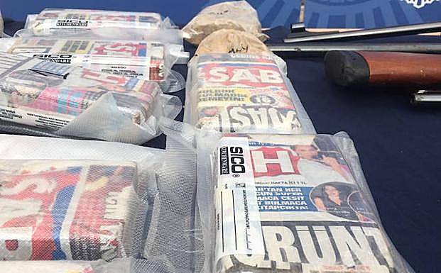 Algunos de los paquetes con la droga. 