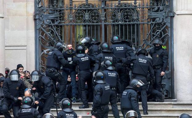 Agentes de los Mossos d´Esquadra.