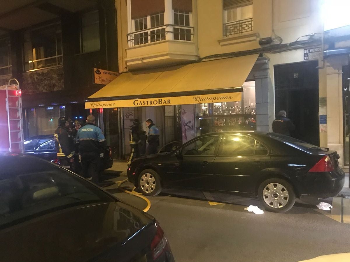 Fotos: Incendio en una cocina de un bar en León