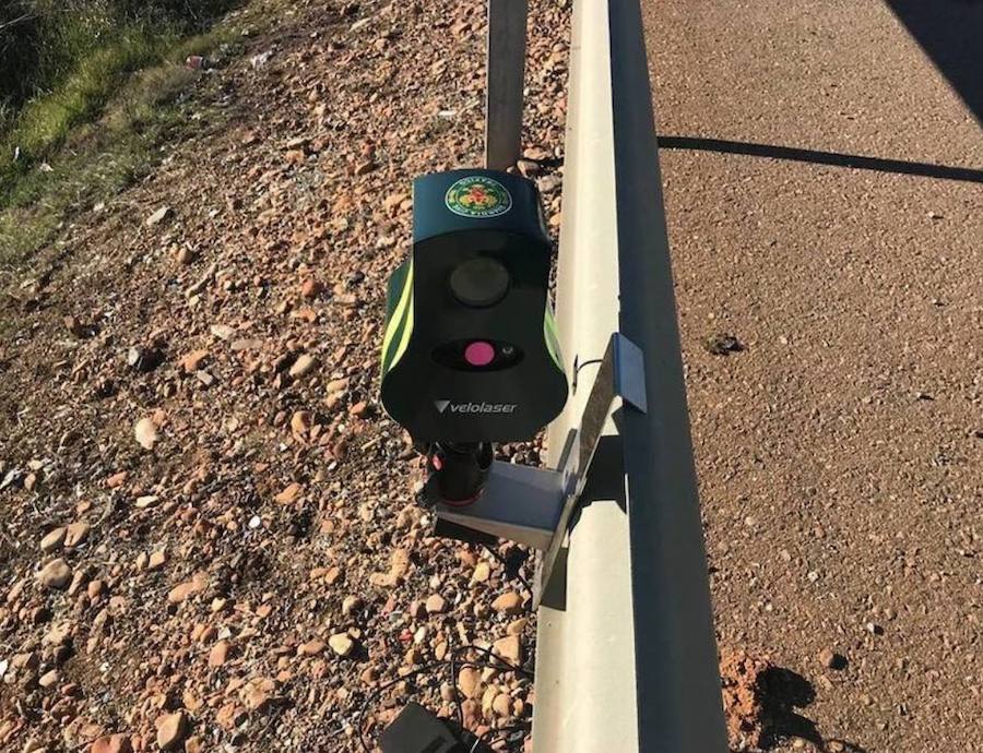 Los nuevos dispositivos que controlarán la velocidad en las carreteras se caracterizan por ser de pequeño tamaño, muy ligeros, multicarril y cuya tecnología los hace prácticamente indetectables