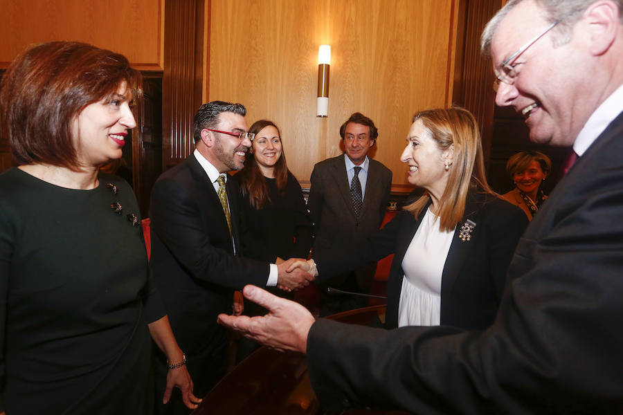 Fotos: Ana Pastor visita León, cuna del Parlamentarismo