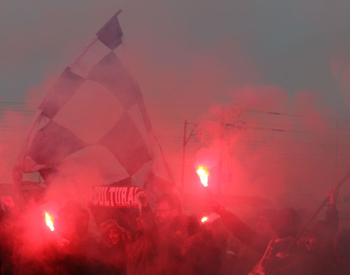 Fotos: La afición lleva en volandas a la Cultural