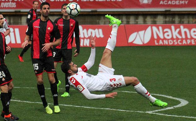 Viti, en una acción del partido.