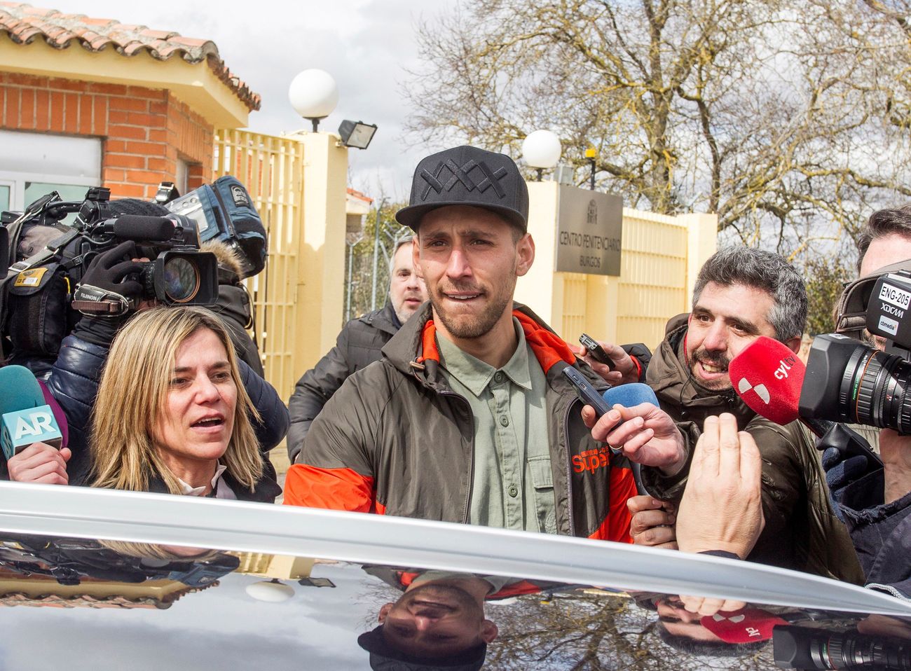 Salida de Victor Rodríguez, 'Viti', unos de los jugadores de la Arandina imputado por agresión sexual de la carcel de Burgos