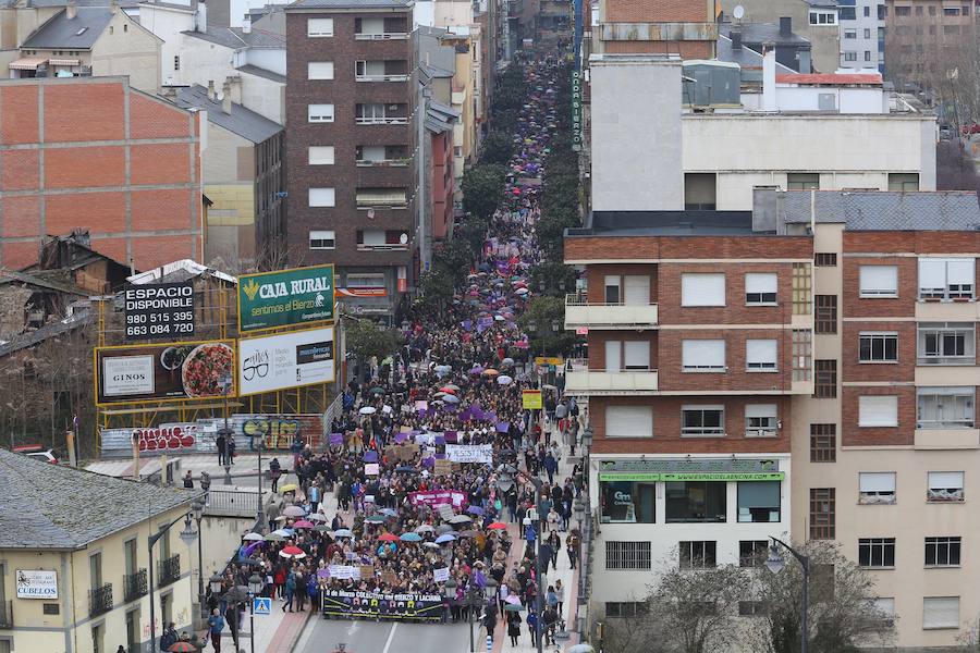 Fotos: Manifiestación 8M en Ponferrada
