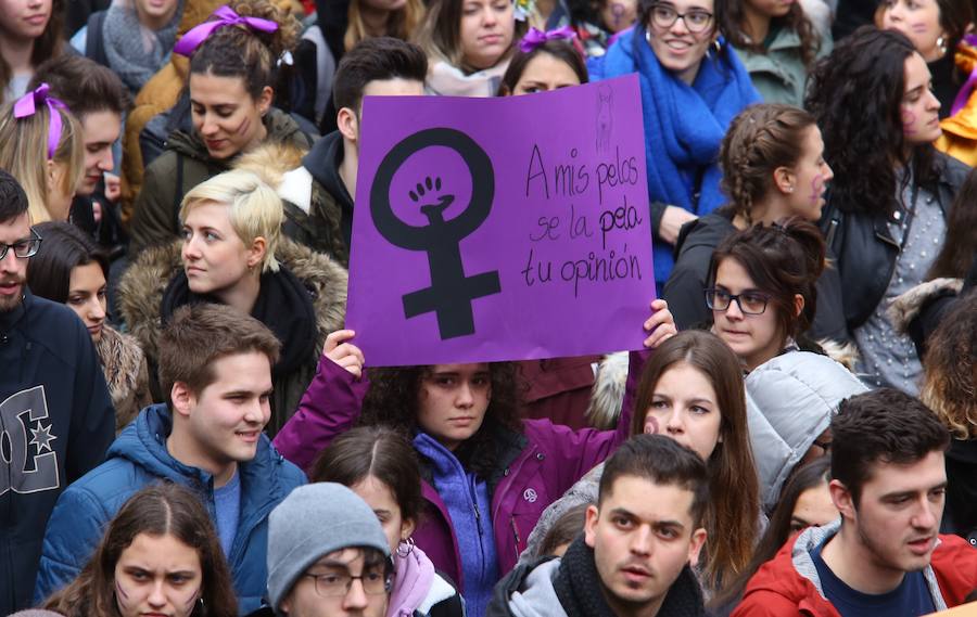 Fotos: Manifiestación 8M en Ponferrada