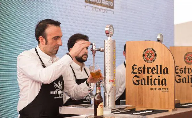 Teo Marcos, de Los Álamos Gastro Lab, en Salamanca, Mejor Tirador de Cerveza de Castilla y León 2018.