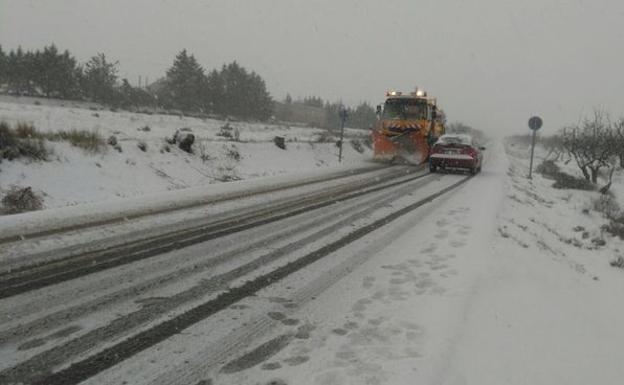 El Gobierno activa la alerta por nieve en carreteras de León