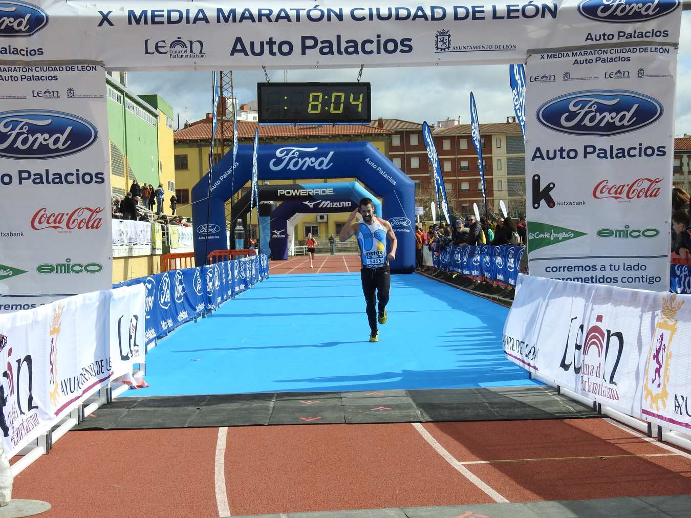 Galería de imágenes de los 2 kilómetros de la Media Maratón de León