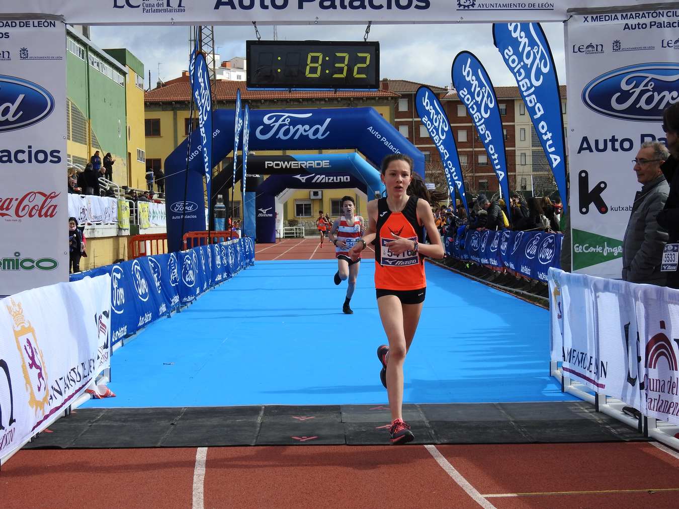 Galería de imágenes de los 2 kilómetros de la Media Maratón de León