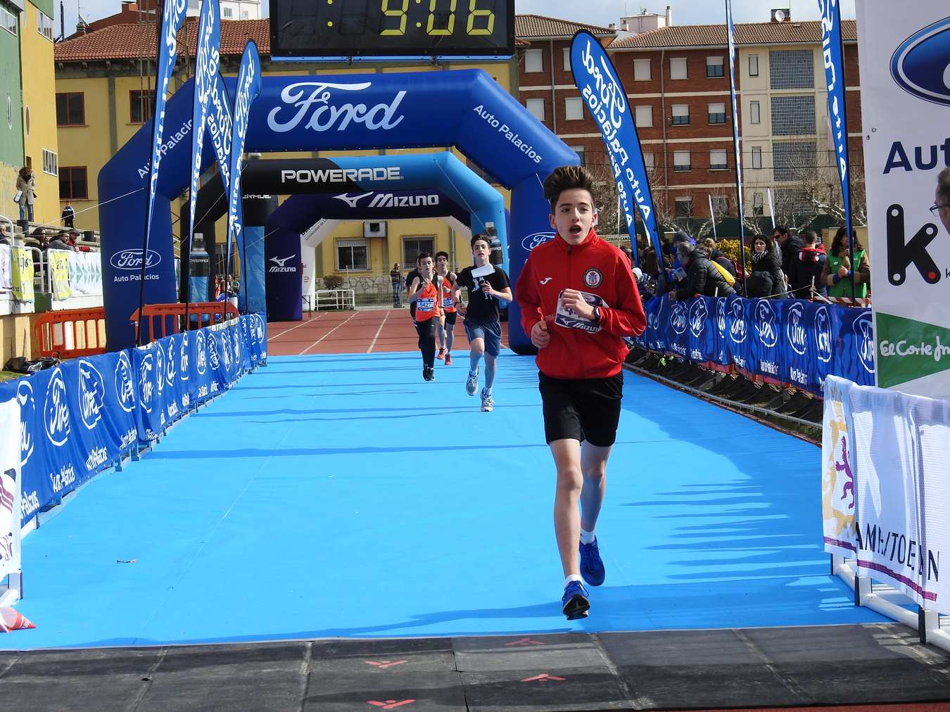 Galería de imágenes de los 2 kilómetros de la Media Maratón de León