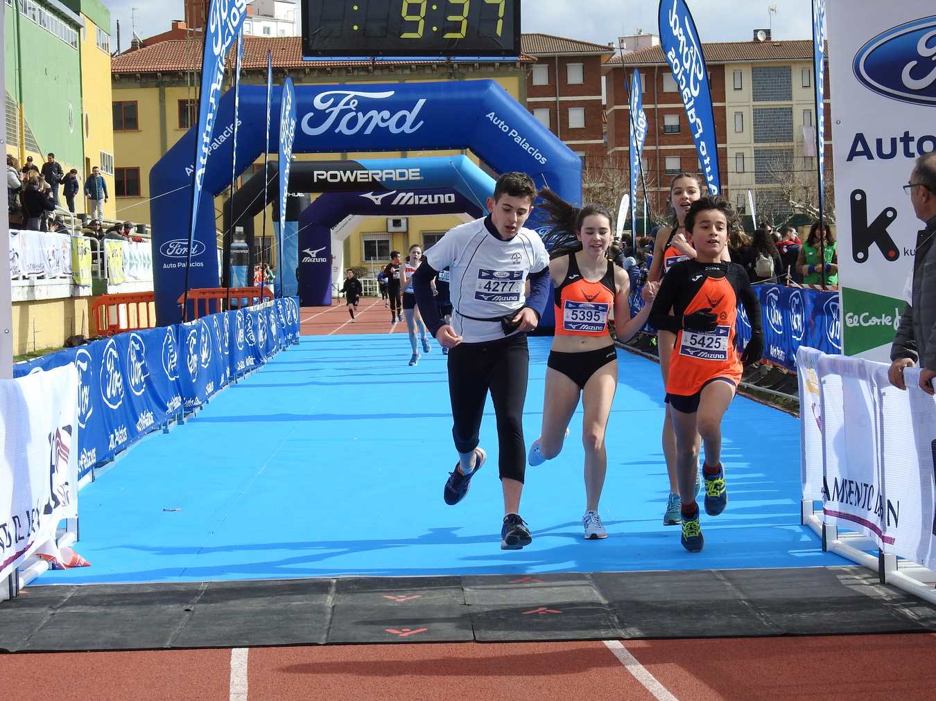 Galería de imágenes de los 2 kilómetros de la Media Maratón de León