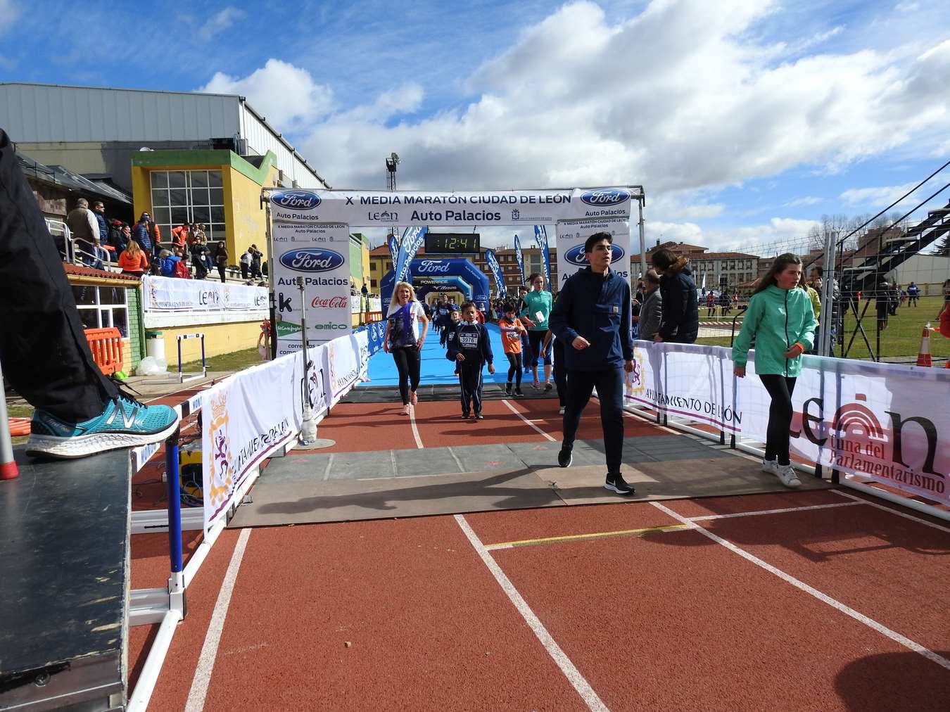 Galería de imágenes de los 2 kilómetros de la Media Maratón de León