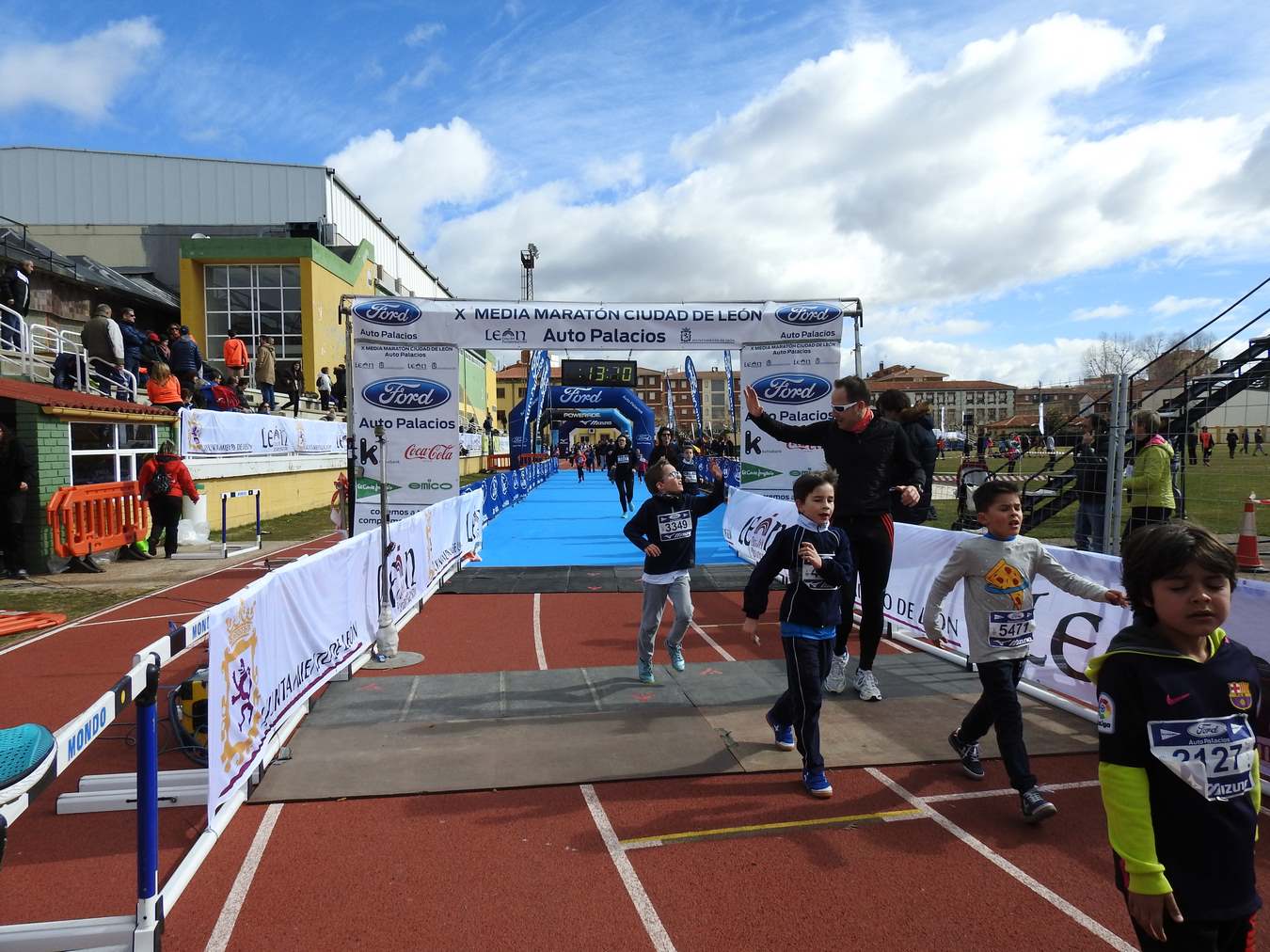 Galería de imágenes de los 2 kilómetros de la Media Maratón de León