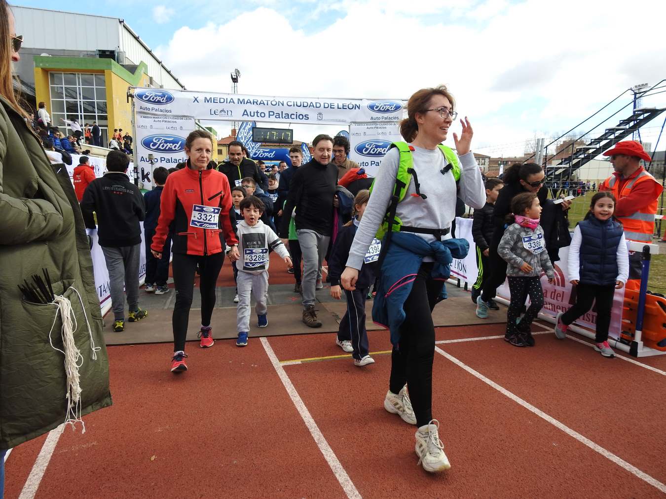 Galería de imágenes de los 2 kilómetros de la Media Maratón de León