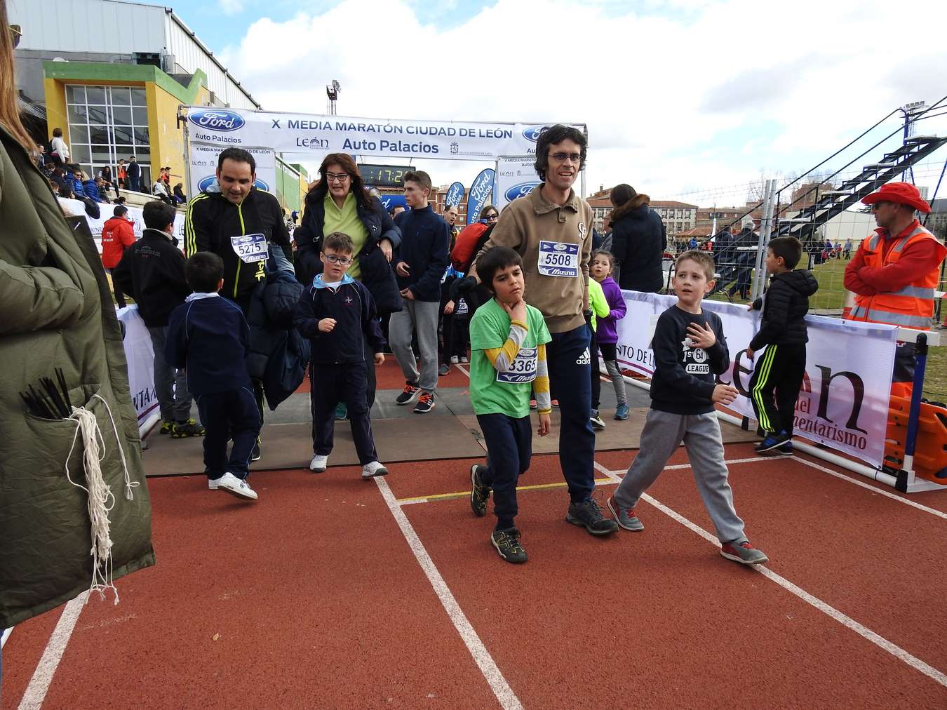 Galería de imágenes de los 2 kilómetros de la Media Maratón de León