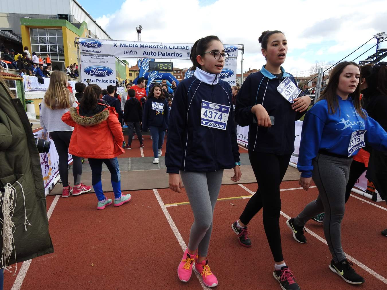 Galería de imágenes de los 2 kilómetros de la Media Maratón de León