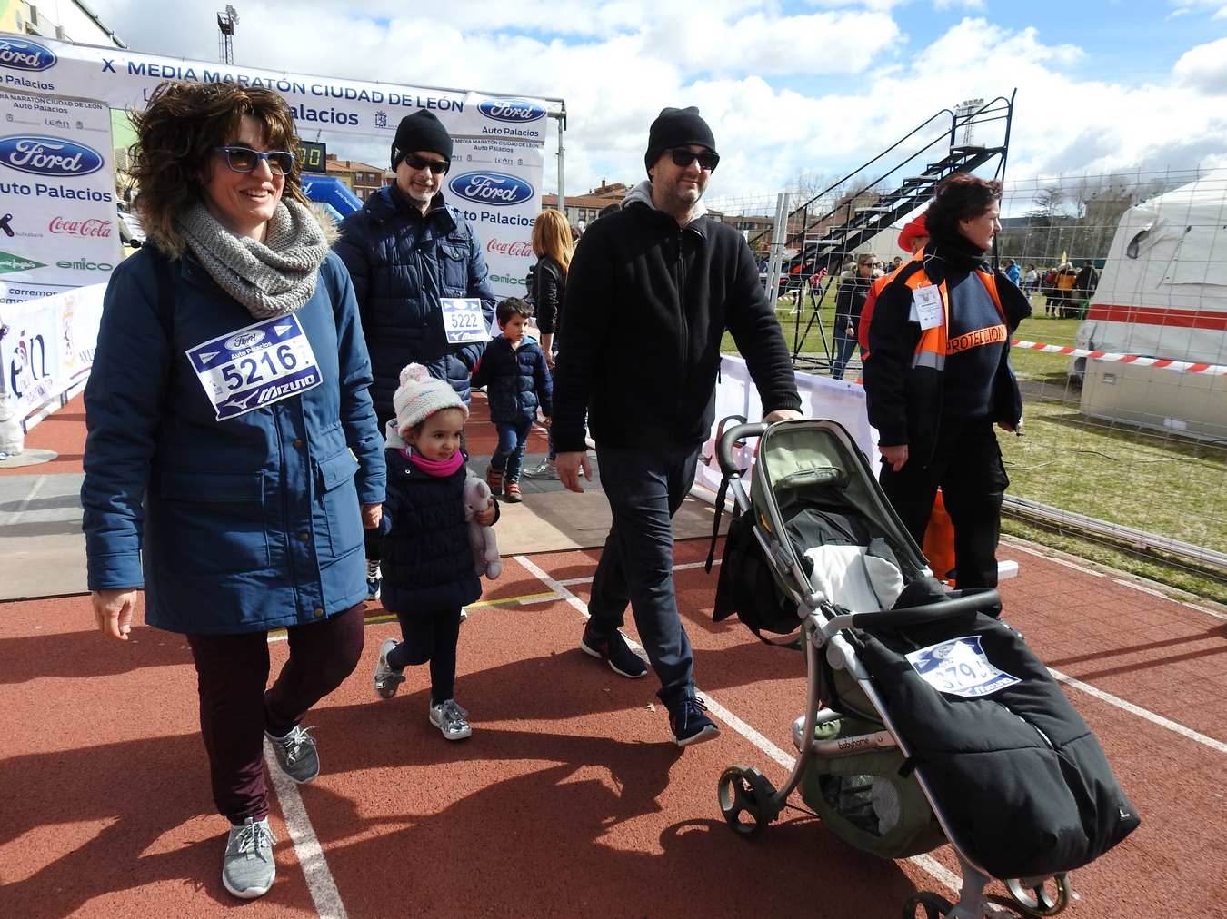 Galería de imágenes de los 2 kilómetros de la Media Maratón de León