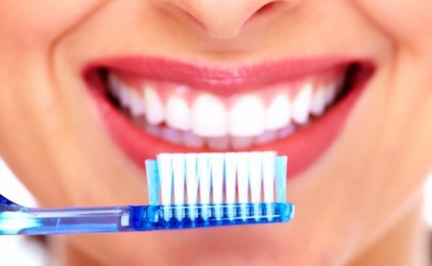Los dentistas señalan la importancia de la salud bucal para reducir dolencias cardiovasculares, partos prematuros y diabetes