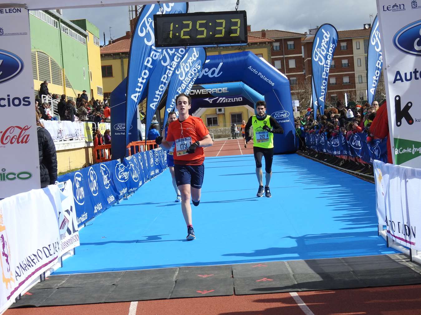 Las imágenes de la Media Maratón de León, con Sergio Sánchez como ganador.