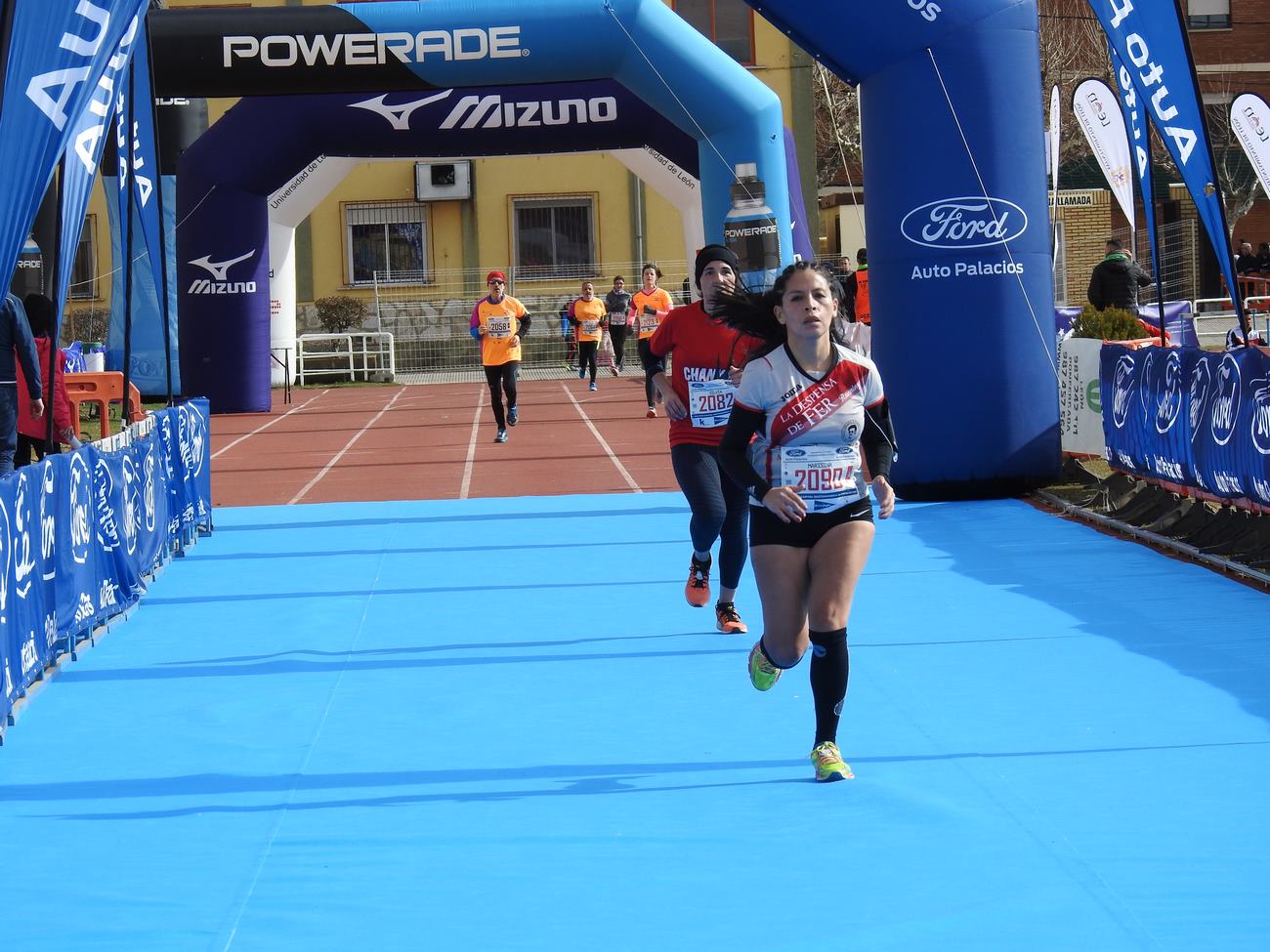 Todas las imágenes de la carrera popular de la Media Maratón de León