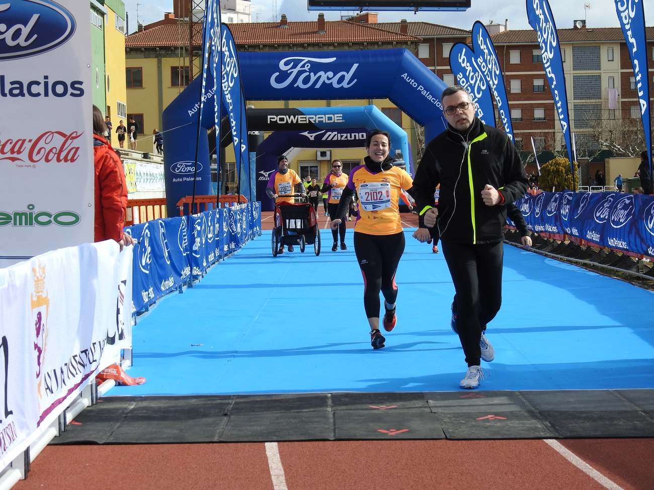 Todas las imágenes de la carrera popular de la Media Maratón de León