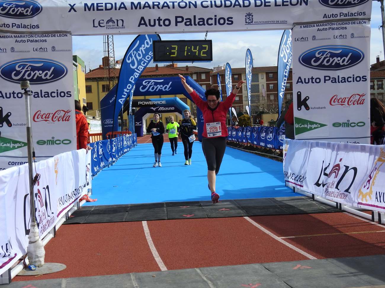 Todas las imágenes de la carrera popular de la Media Maratón de León