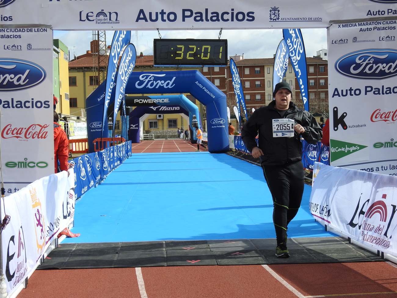 Todas las imágenes de la carrera popular de la Media Maratón de León