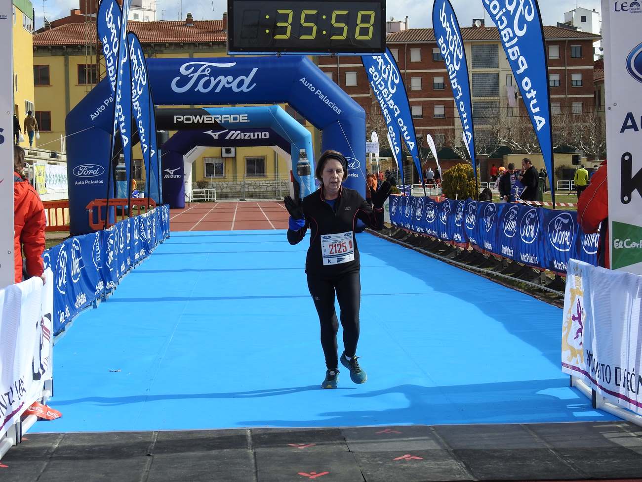 Todas las imágenes de la carrera popular de la Media Maratón de León