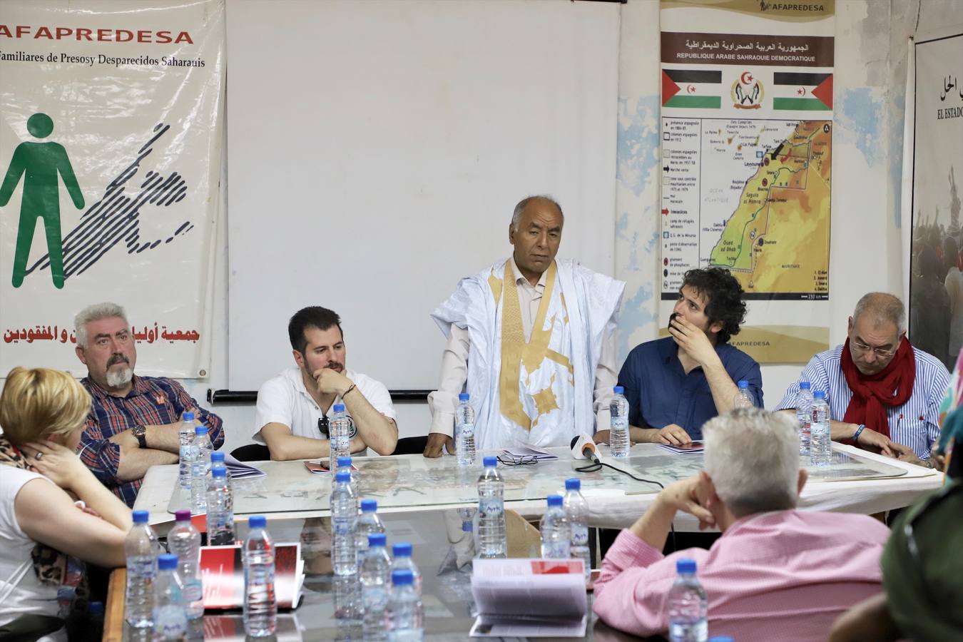 El presidente de Media Luna Roja Saharaui Buhubeini Yahya, recibe a la delegación de Castilla y León.