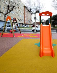 Imagen secundaria 2 - La Plaza del Huevo cuenta con un nuevo área infantil de 73 metros cuadrados de suelo amortiguado