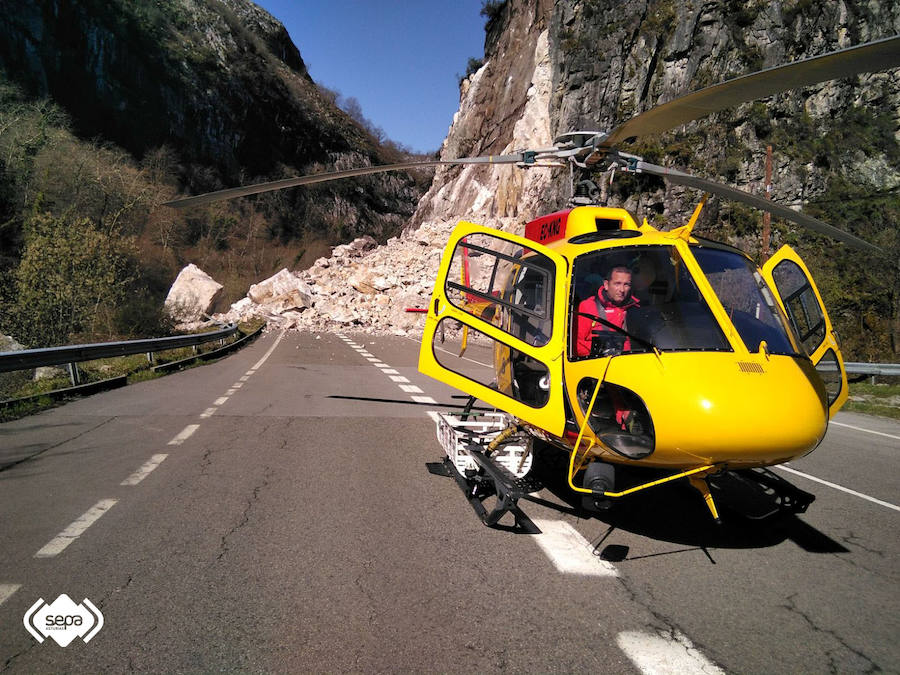 Fotos: Un argayo corta la conexión de León y Asturias por León