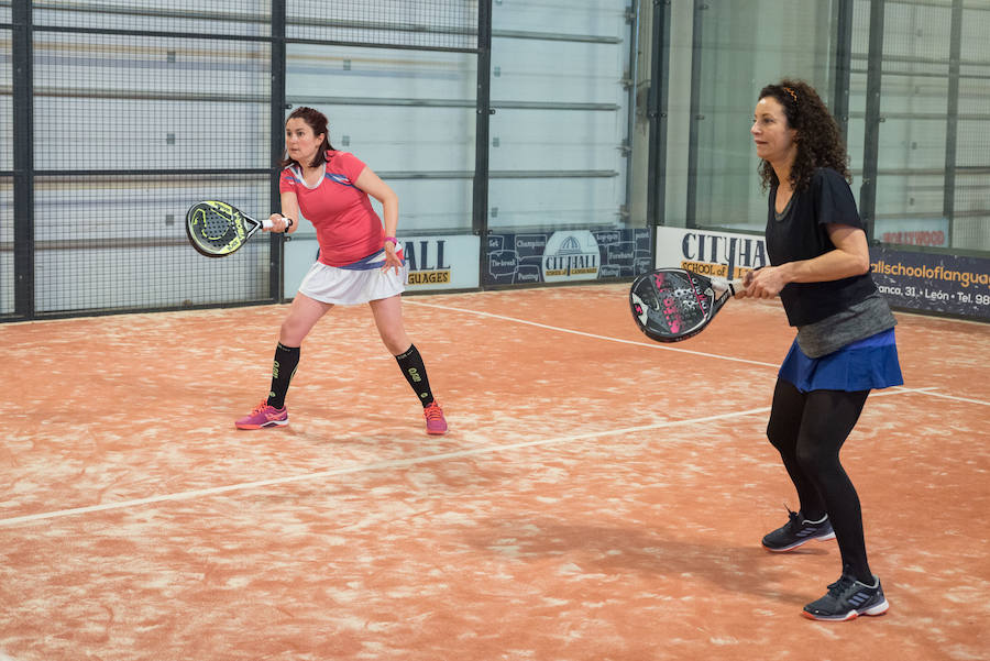 Las mejores imágenes del Torneo Leonoticias de pádel celebrado durante el fin de semana en las instalaciones de Pádel Park